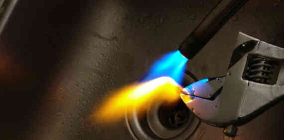 Yellow/orange flame from nickel strip